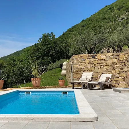 Holiday home Bubo House Crni Kal