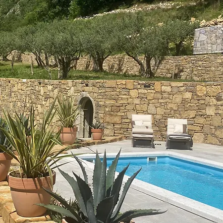 Bubo House * Črni Kal